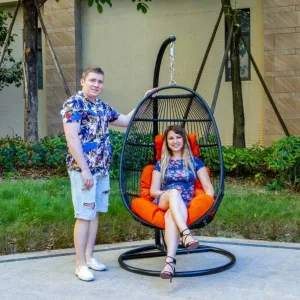 Single Egg-Shaped Outdoor Patio Swing Chair Hanging Design for Comfort and Style
