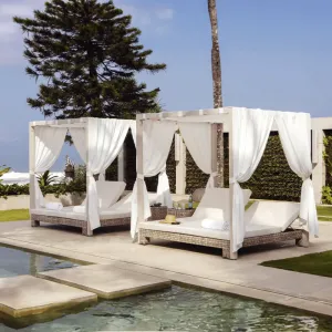 Hotel Outdoor Swimming Poolside Daybed PE Rattan Weaving Sun Bed Beach Aluminum Frame Sun Lounger