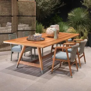 Modern Teak Wood Outdoor Dining Set for Courtyard Villa Garden Restaurant or Hotel Use