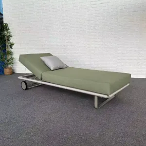 Comfortable Commercial Chaise Lounge Sun Bed Outdoor Furniture Set