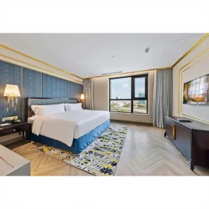 China Manufacturer Wyndham 5 Star Standard Hotel Bedroom Furniture Solid Wood Resort Hotel Room Renovation Project for Apartment