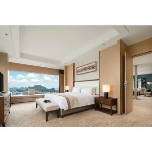 Factory Direct Sales Custom Solid Wood Hotel Bedroom Set 5 Star Hotel Furniture Set Modern Full Hotel Room Furniture Project