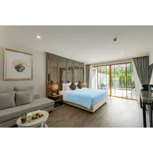 Factory Price Customized Hotel Bedroom Furniture Set 5 Star Hotel Design Architecture Project Solid Wood King Size Hotel Bed