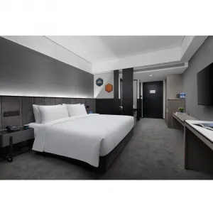 Modern Solid Wood Hotel Bedroom Furniture Set Eco-Friendly Design for Villa Apartment Use Custom Sizes 5-Year