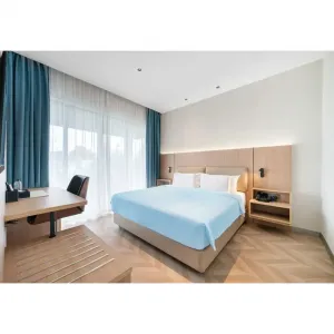 Minimalist Wooden Hotel Bedroom Furniture Set Manufacturer Custom Modern Hotel Room Furniture Luxury 5 Star Hotel Suite Supplier