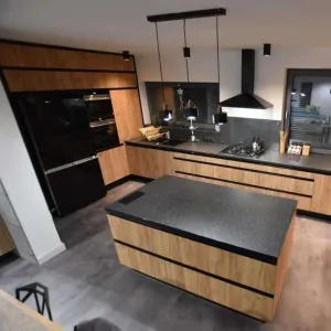 Villa Modern Complete Lacquer Kitchen Cabinet Glass Granite Countertop Professional Design for Mall Use Smart Kitchen Furniture