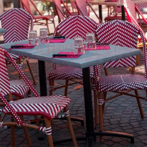 Modern Outdoor Cafe Furniture Set with Dining Chairs for Hotel Park Use PE Rattan Material