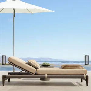 Avant-Garde Aluminum Poolside Daybed Modern Outdoor Sun Lounger Set for Luxury Resort and Private Villa