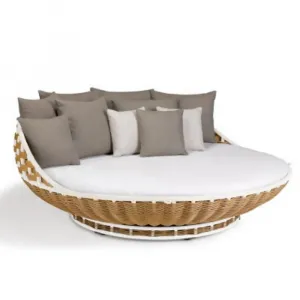 Modern Outdoor Garden Hanging Daybed with Cushion Wicker PE Rattan Material Waterproof Quick-Dry Cushion for Courtyard Use