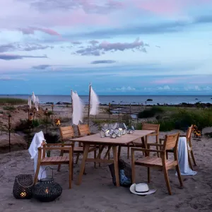 Chios Modern Outdoor Furniture All Weather Durable Garden Dining Set Patio Table and Chair Set