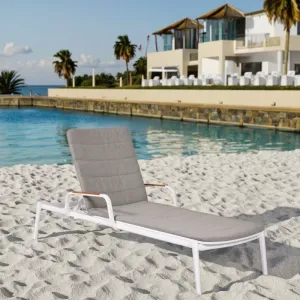 Hotel Outdoor Furniture Waterproof Cushion Foldable Beach Chairs and Sunbeds for Garden Poolside or Patio Use